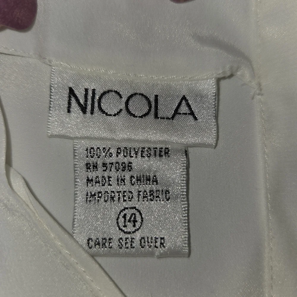 Vintage NICOLA White‎ Pleated-Front Long Sleeve Blouse